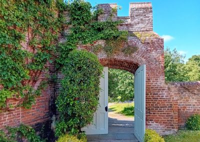 Gateway set into a wall, Ewelme