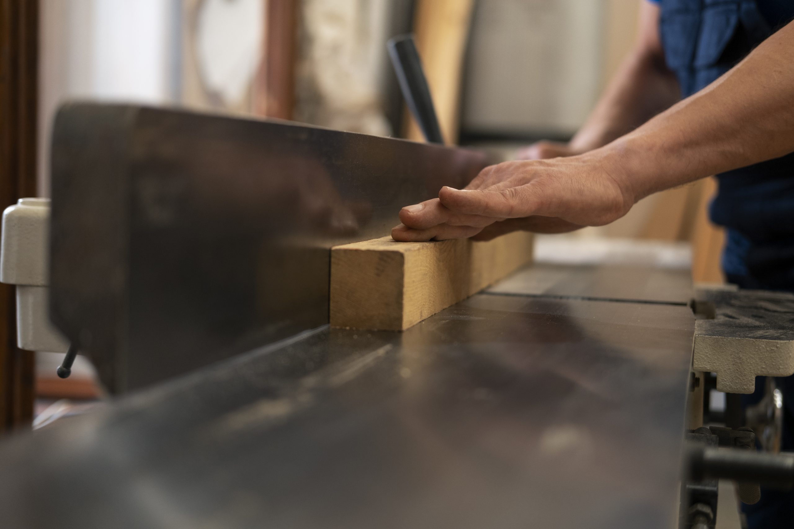 Man working with tools Image 75523829 by Freepik