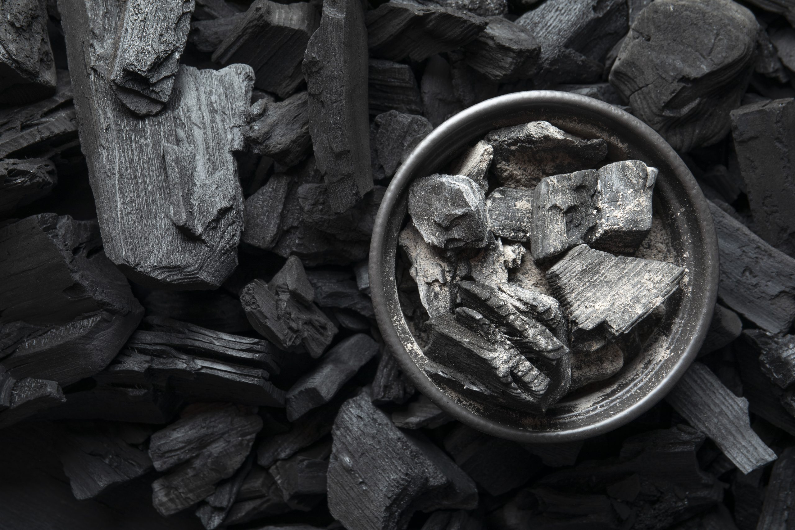 Still life of ashes and charcoal image 30938405 by freepik
