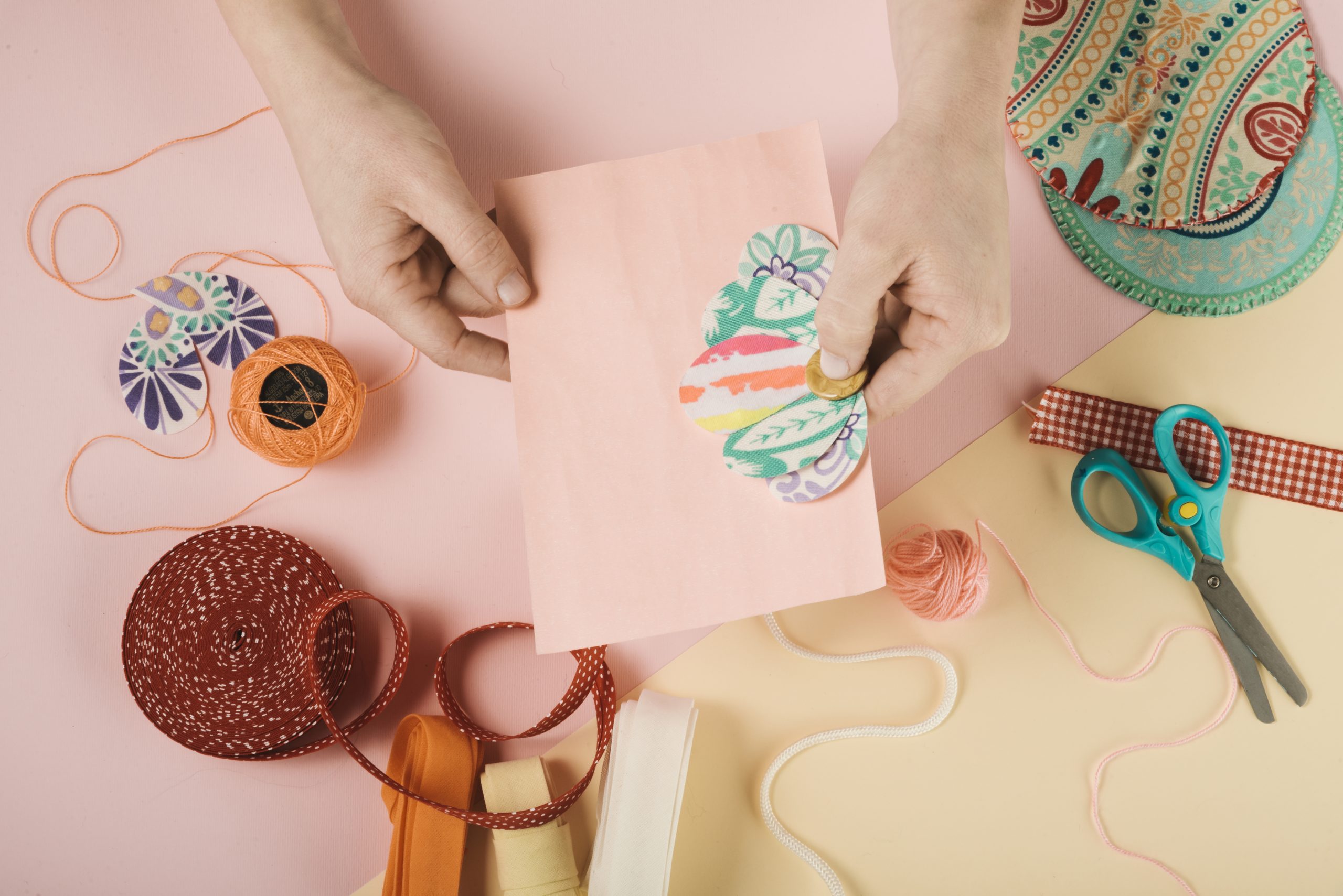 Card decorating Image 5349257 by Freepik