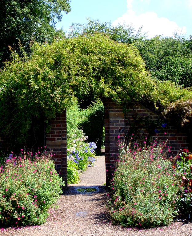 Visit to WINTERBOURNE HOUSE AND GARDENS AND BIRMINGHAM BOTANIC GARDENS JULY 21ST 2025